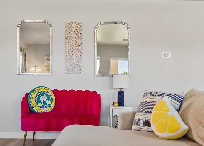 Resort-style 5br Free Pool Heat Putting * Glendale