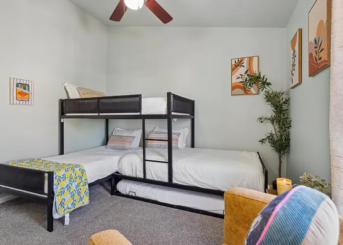 Resort-style 5br Free Pool Heat Putting Dom wakacyjny Glendale