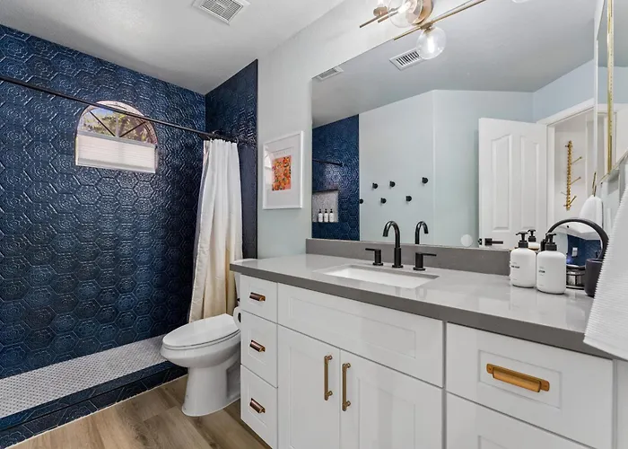 Resort-style 5br Free Pool Heat Putting Dom wakacyjny Glendale