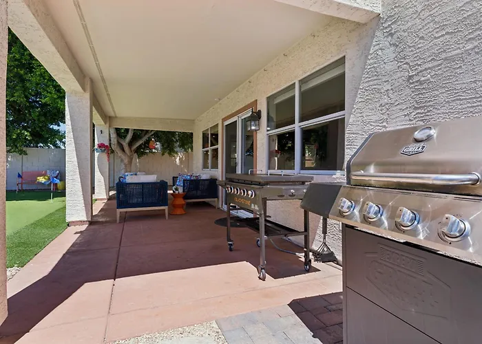 Resort-style 5br Free Pool Heat Putting Dom wakacyjny Glendale