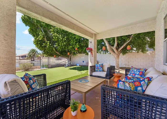 Resort-style 5br Free Pool Heat Putting * Glendale