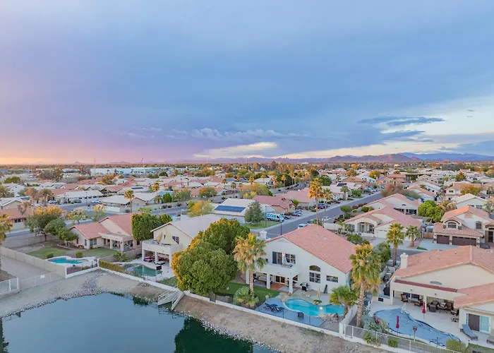Resort-style 5br Free Pool Heat Putting Glendale